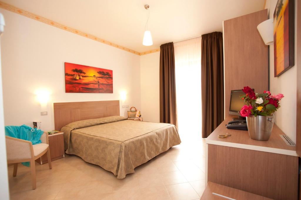 Oasiclub Hotel Вьесте Экстерьер фото