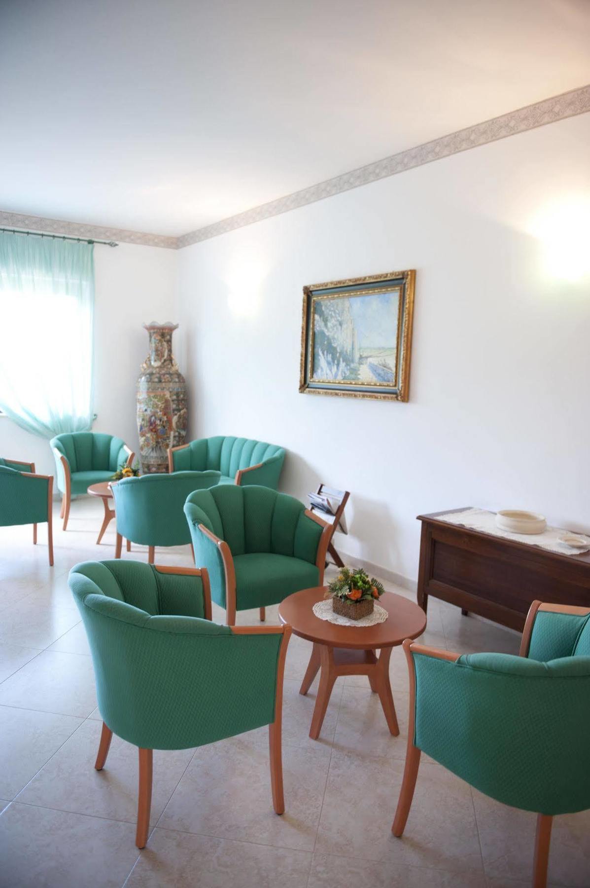 Oasiclub Hotel Вьесте Экстерьер фото