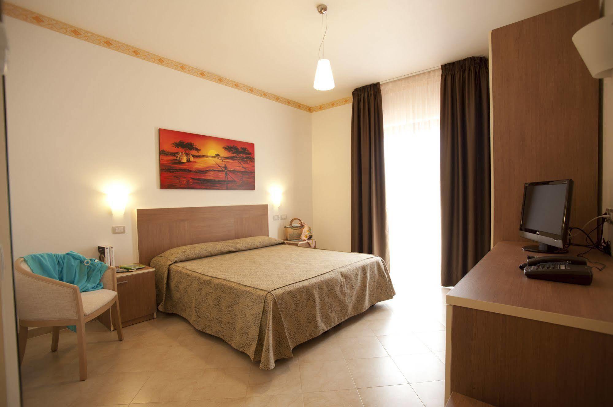 Oasiclub Hotel Вьесте Экстерьер фото