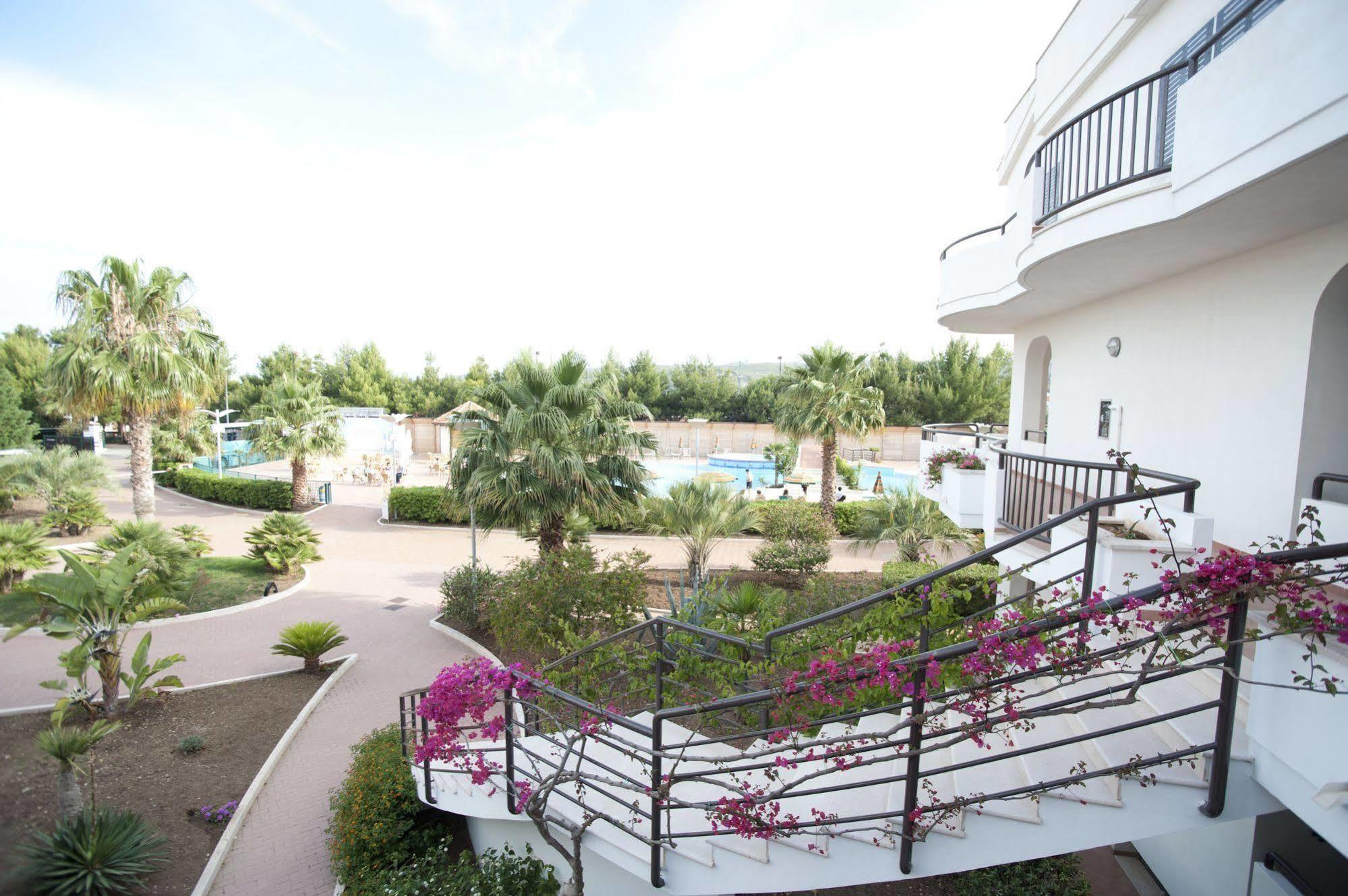 Oasiclub Hotel Вьесте Экстерьер фото