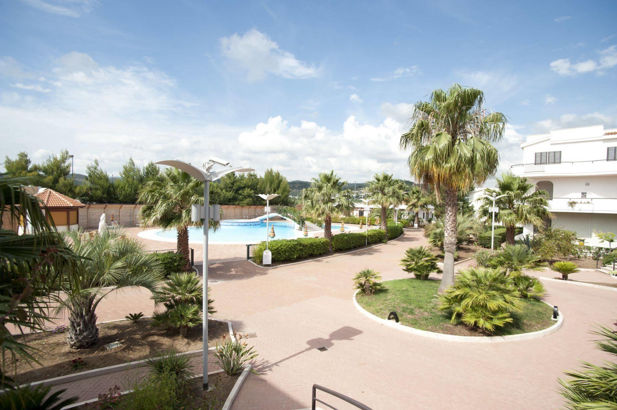 Oasiclub Hotel Вьесте Экстерьер фото